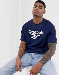 Темно-синяя классическая футболка с принтом в винтажном стиле Reebok-Темно-синий