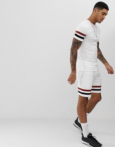 Белая обтягивающая футболка с контрастными полосами на рукавах ASOS DESIGN-Белый