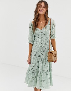 Ярусное платье миди с пуговицами и вышивкой ришелье ASOS DESIGN-Зеленый