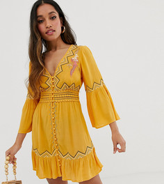 Платье мини с кружевом и вышивкой ASOS DESIGN Petite-Желтый