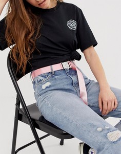 Ремень с пряжкой в стиле милитари ASOS DESIGN-Розовый