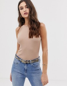 Топ табачного цвета в рубчик с высоким воротом ASOS DESIGN-Коричневый