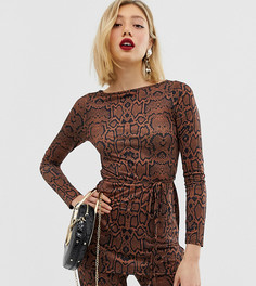 Туника со змеиным принтом и завязкой River Island Petite-Коричневый