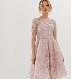 Кружевное платье миди с рукавами 3/4 Chi Chi London Petite premium-Коричневый