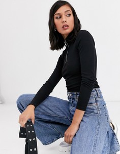 Черный лонгслив с воротом на молнии Monki