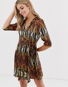 Платье с запахом и тигровым принтом QED London-Мульти