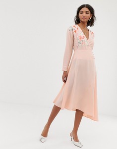 Платье миди с запахом и вышивкой ASOS DESIGN-Розовый