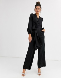 Черный атласный комбинезон с запахом и поясом Closet London