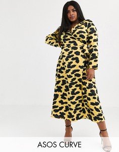 Эксклюзивное платье макси с запахом и коровьим принтом ASOS DESIGN Curve-Мульти