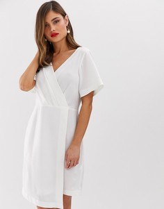 Белое свободное платье мини с запахом Closet London-Белый