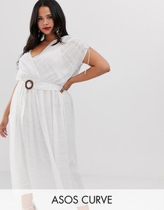 Платье макси в полоску с запахом, поясом и пряжкой ASOS DESIGN Curve-Белый