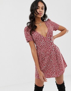 Платье на пуговицах с цветочным принтом и запахом Motel-Красный