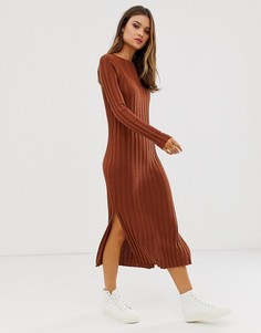 Платье миди мелкой вязки в рубчик из переработанных материалов ASOS DESIGN-Коричневый