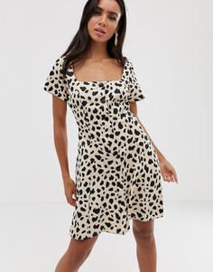 Короткое приталенное платье на пуговицах с леопардовым принтом ASOS DESIGN-Мульти