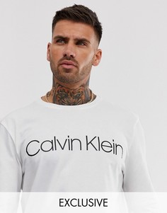 Белый лонгслив с большим логотипом Calvin Klein