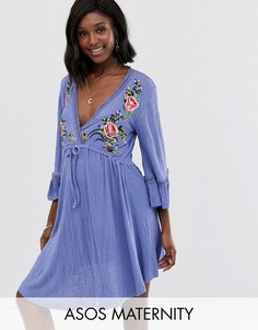 Платье мини с вышивкой и отделкой \лесенка\" ASOS DESIGN Maternity-Синий