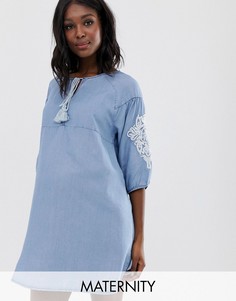 Платье для беременных из ткани шамбре с вышивкой на рукавах Mamalicious-Синий Mama.Licious