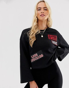 Свитшот с расклешенными рукавами и нашивками Love Moschino Master of Love-Черный