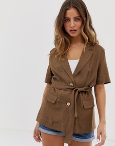 Коричневый блейзер с короткими рукавами Bershka