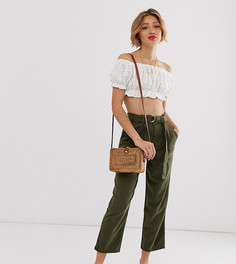 Суженные брюки цвета хаки с ремнем Miss Selfridge Petite-Зеленый