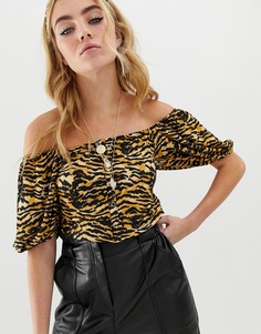 Топ со спущенными плечами и тигровым принтом ASOS DESIGN-Бежевый