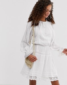Короткое приталенное платье с кружевными вставками ASOS DESIGN-Белый