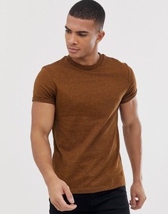 Светло-коричневая трикотажная футболка с отворотами на рукавах ASOS DESIGN-Коричневый