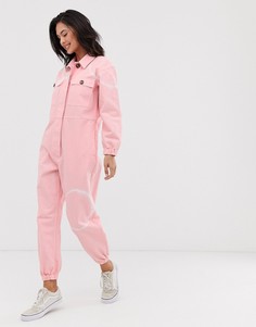 Розовый джинсовый комбинезон с принтом тай-дай ASOS DESIGN