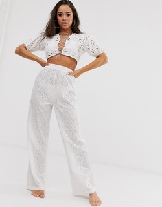 Белые пляжные брюки с вышивкой ришелье ASOS DESIGN-Белый