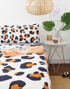 Комплект постельного белья для двуспальной кровати с леопардовым принтом River Island-Розовый