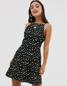Сарафан мини с высоким воротом и асимметричным подолом ASOS DESIGN-Мульти