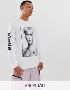 Свободный лонгслив с принтом \Justin Bieber\" спереди и на рукавах ASOS DESIGN Tall-Белый
