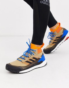 Бежевые кроссовки для бега adidas-Бежевый