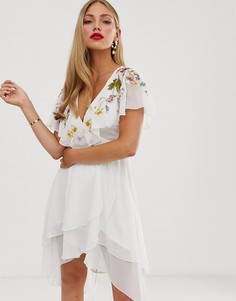 Платье миди с вышивкой и асимметричным подолом ASOS DESIGN-Белый