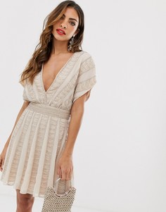 Короткое приталенное платье с пайетками ASOS DESIGN-Мульти