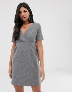 Супермягкое платье мини с глубоким V-образным вырезом и скрытыми карманами ASOS DESIGN-Серый