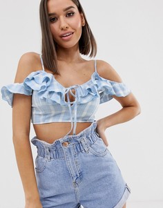 Синий кроп-топ в клеточку с открытыми плечами Missguided