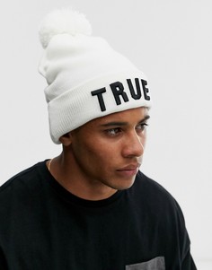 Белая шапка-бини с помпоном и нашивкой \true\" ASOS DESIGN-Белый