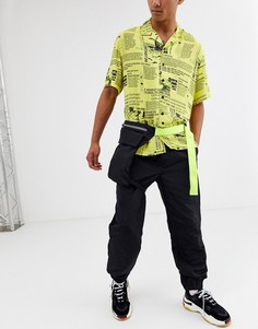 Черная сумка-кошелек на пояс с неоновым ремешком ASOS DESIGN-Черный