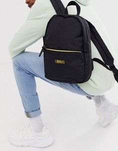 Черный мини-рюкзак с золотистым металлическим логотипом ASOS DESIGN