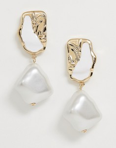 Золотистые фактурные серьги с эмалью и искусственным жемчугом River Island-Золотой