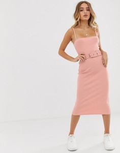 Платье миди персикового цвета в рубчик с поясом Missguided-Розовый