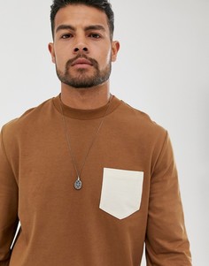 Коричневая футболка с длинным рукавом и контрастным карманом ASOS DESIGN-Коричневый