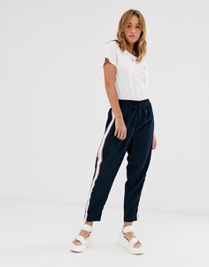 Брюки в полоску Monki sport-Черный