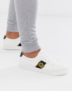 Белые кроссовки с вышитой короной на нашивке ASOS DESIGN-Белый