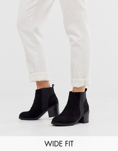 Черные замшевые ботинки челси на каблуке New Look Wide Fit-Черный