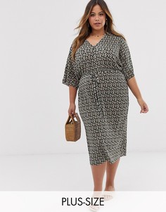 Плиссированное платье миди с цветочным принтом River Island Plus-Черный