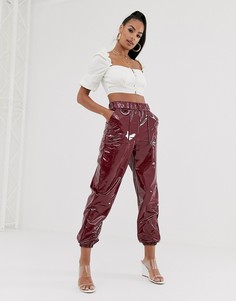 Виниловые джоггеры ASOS DESIGN-Красный