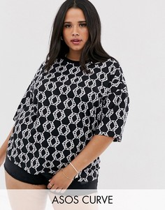 Oversize-футболка с принтом в виде монограмм ASOS DESIGN Curve-Черный