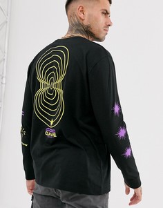 Свободный лонгслив с абстрактным принтом на спине и рукавах ASOS DESIGN-Черный